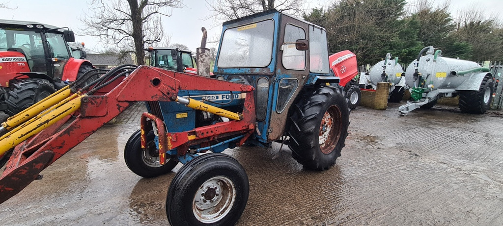 Ford 4600 - Трактор: фото 2 Ford 4600 - Трактор: фото 2