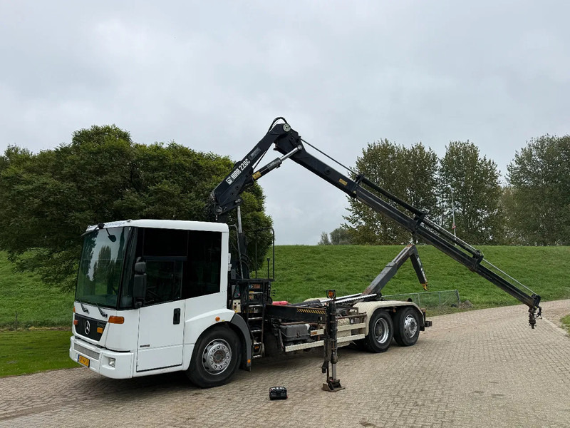 Mercedes-Benz Econic Hiab 220-Hooklift-6x2-Remote - Автоманипулятор: фото 4 Mercedes-Benz Econic Hiab 220-Hooklift-6x2-Remote - Автоманипулятор: фото 4