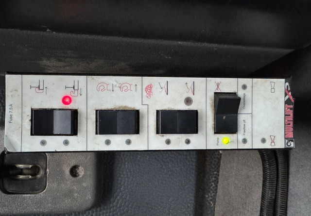 Другая техника NissanAtleon 4x2: фото 17