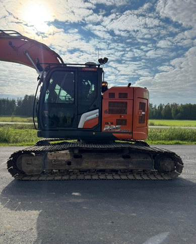 HitachiZX225USLC-7 + Engcon - Гусеничный экскаватор: фото 5 HitachiZX225USLC-7 + Engcon - Гусеничный экскаватор: фото 5