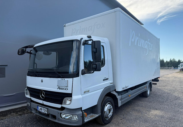 Mercedes-BenzAtego kaappi + perälauta - Грузовик с закрытым кузовом: фото 1 Mercedes-BenzAtego kaappi + perälauta - Грузовик с закрытым кузовом: фото 1