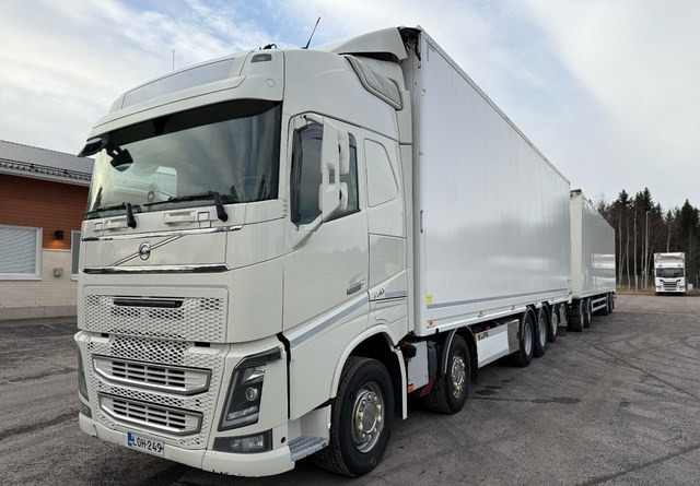 Volvo FH16 750 10x4 - Грузовик с закрытым кузовом: фото 1 Volvo FH16 750 10x4 - Грузовик с закрытым кузовом: фото 1