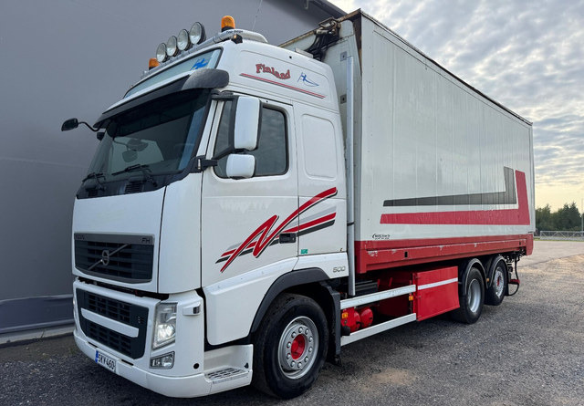 VolvoFH13 500 6x2 Rahtikaappi - Грузовик с закрытым кузовом: фото 1 VolvoFH13 500 6x2 Rahtikaappi - Грузовик с закрытым кузовом: фото 1