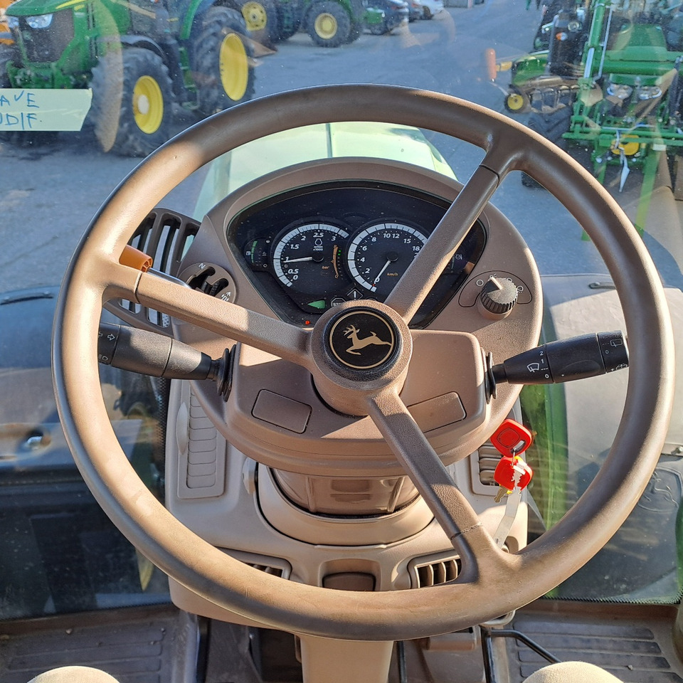 Трактор JOHN DEERE 6215R: фото 8