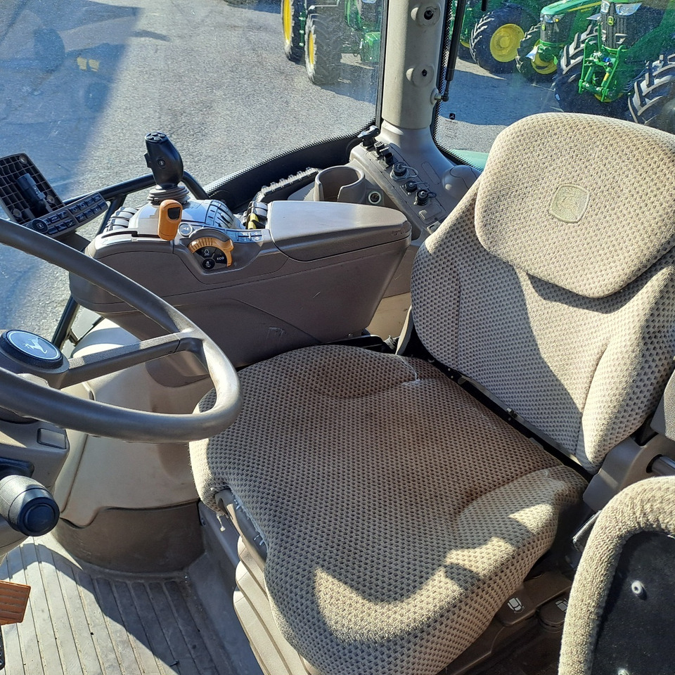 Трактор JOHN DEERE 6215R: фото 6