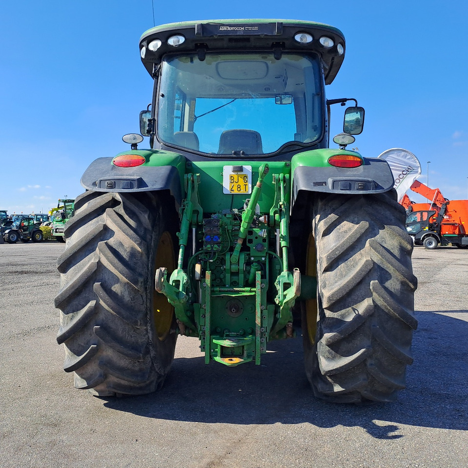 JOHN DEERE 7230R - Трактор: фото 5 JOHN DEERE 7230R - Трактор: фото 5