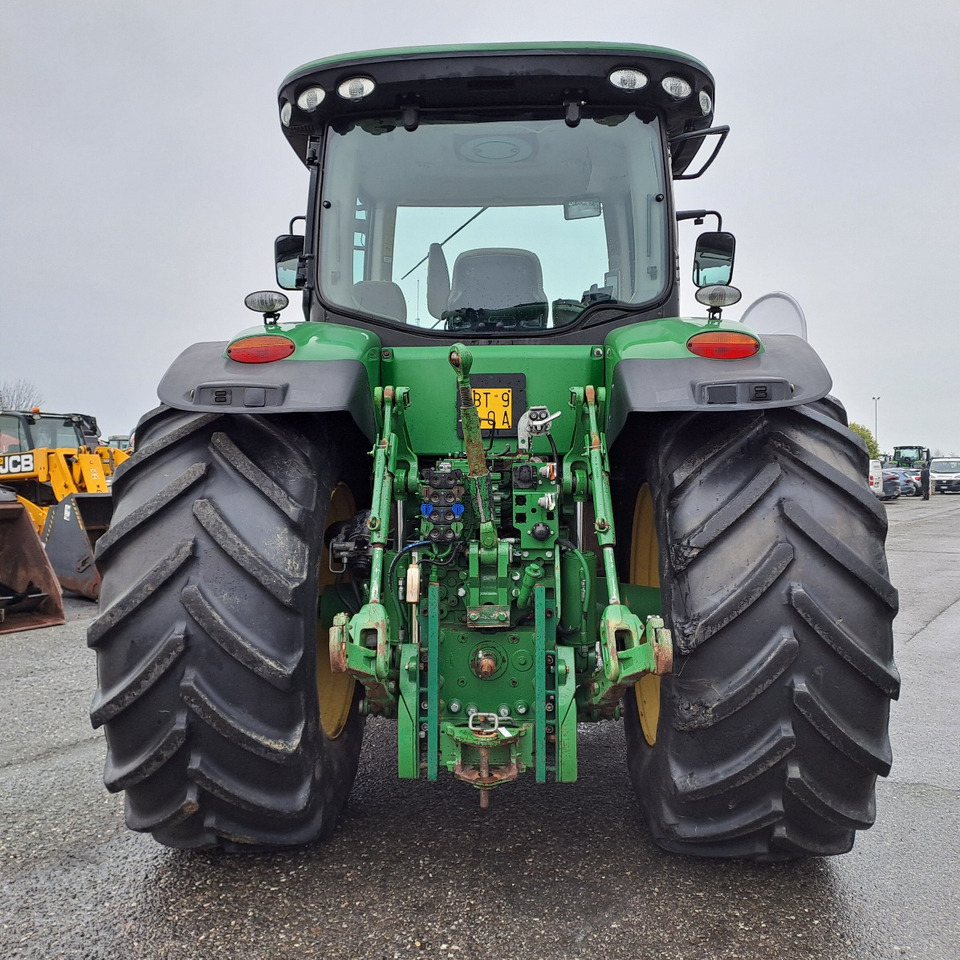 JOHN DEERE 7230R - Трактор: фото 5 JOHN DEERE 7230R - Трактор: фото 5