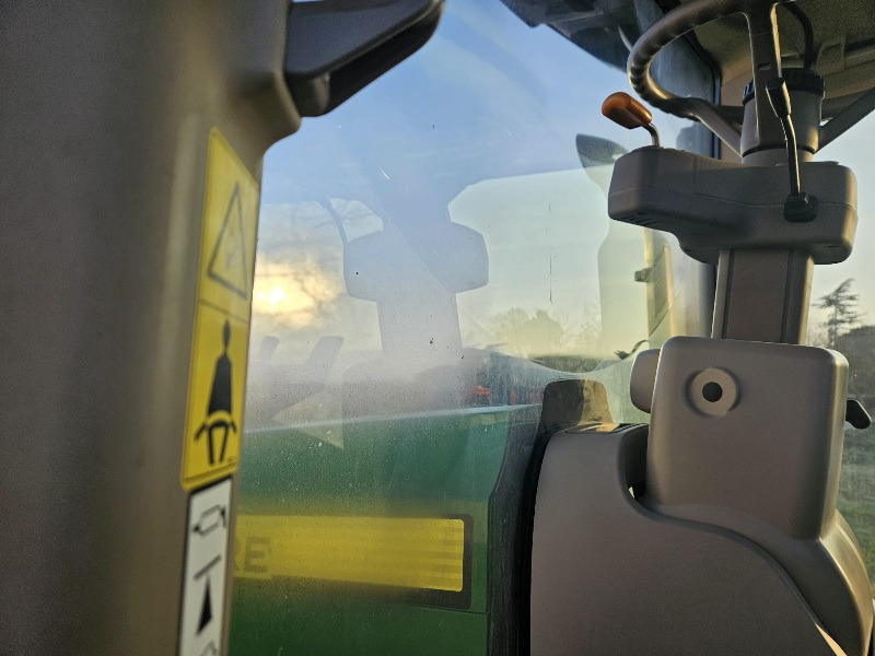 Трактор JOHN DEERE 8320R: фото 12 Трактор JOHN DEERE 8320R: фото 12