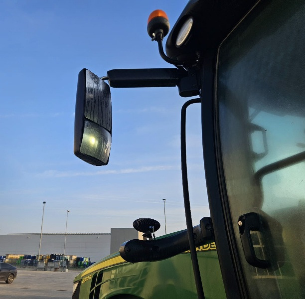 Трактор JOHN DEERE 8320R: фото 10 Трактор JOHN DEERE 8320R: фото 10