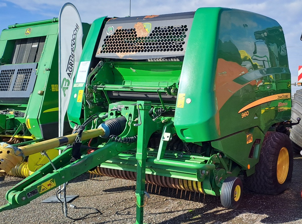 JOHN DEERE 960 - Пресс-подборщик рулонный: фото 3 JOHN DEERE 960 - Пресс-подборщик рулонный: фото 3