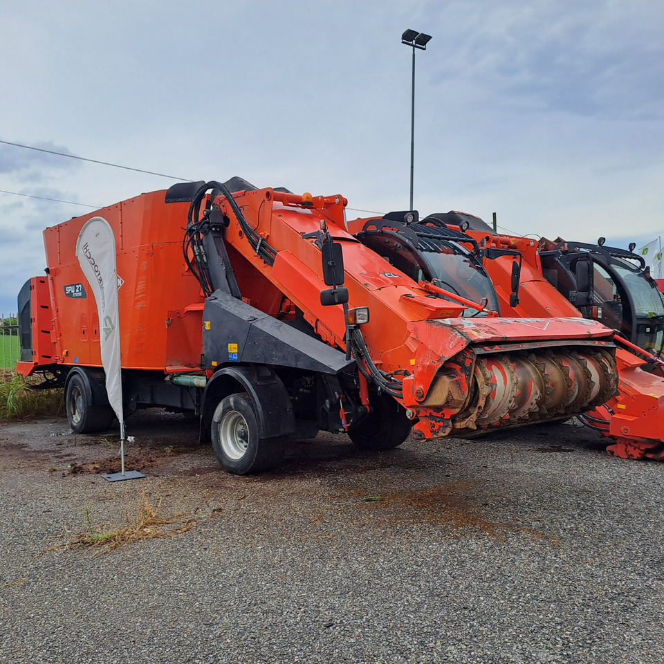 KUHN SPW 27 INTENSE - Кормораздатчик: фото 1 KUHN SPW 27 INTENSE - Кормораздатчик: фото 1
