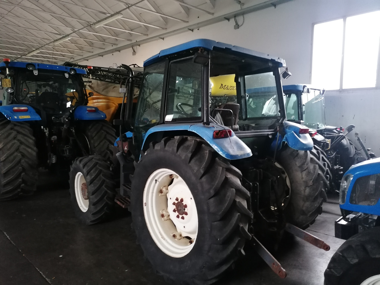 NEW HOLLAND TL 90 - Трактор: фото 5 NEW HOLLAND TL 90 - Трактор: фото 5