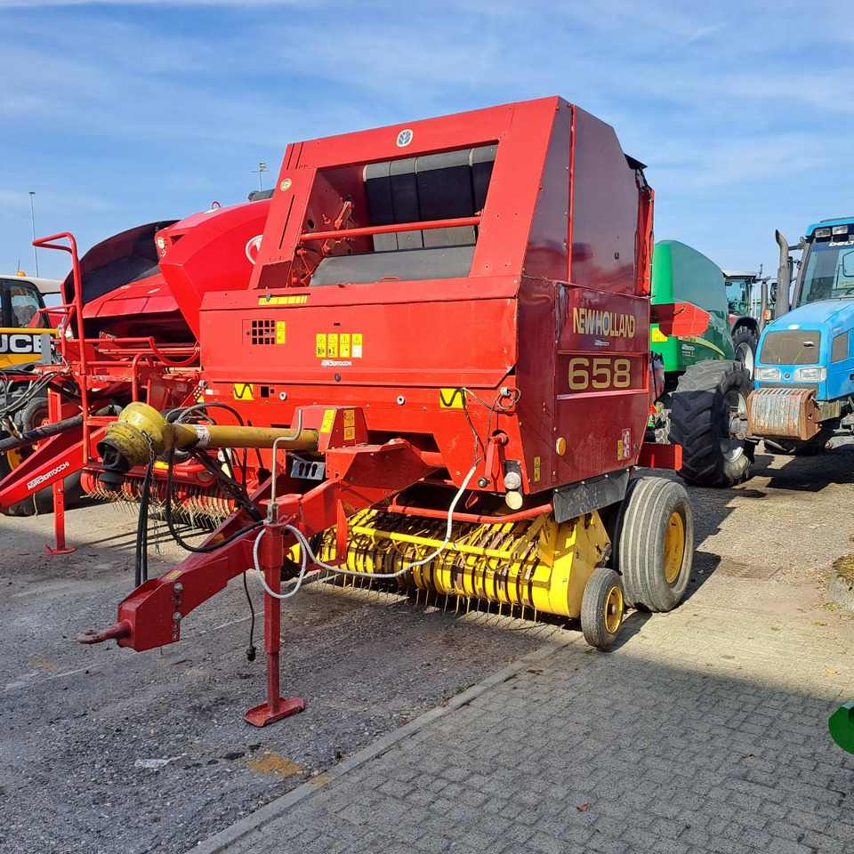 Пресс-подборщик рулонный ROTOPRESSA NEW HOLLAND 658: фото 1