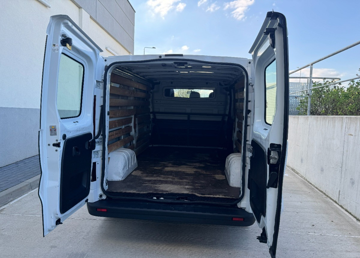 Цельнометаллический фургон Opel Vivaro L2H1 LONG Zderzak listwy kolor Klimatyzacja Sprowadzony BRUTTO CENA: фото 6