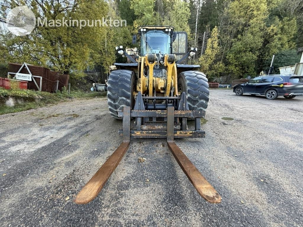 CAT 980  - Колёсный погрузчик: фото 2 CAT 980  - Колёсный погрузчик: фото 2