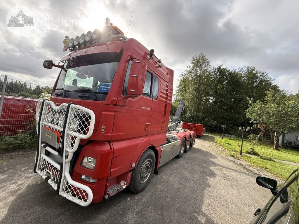 MAN TGX 35.500 EKIPAGE - Крюковой мультилифт: фото 3 MAN TGX 35.500 EKIPAGE - Крюковой мультилифт: фото 3