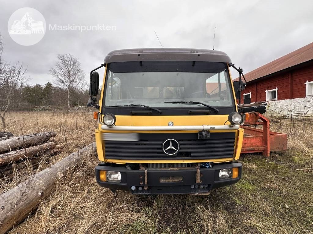 Mercedes-Benz 1117 L - Крюковой мультилифт: фото 3 Mercedes-Benz 1117 L - Крюковой мультилифт: фото 3