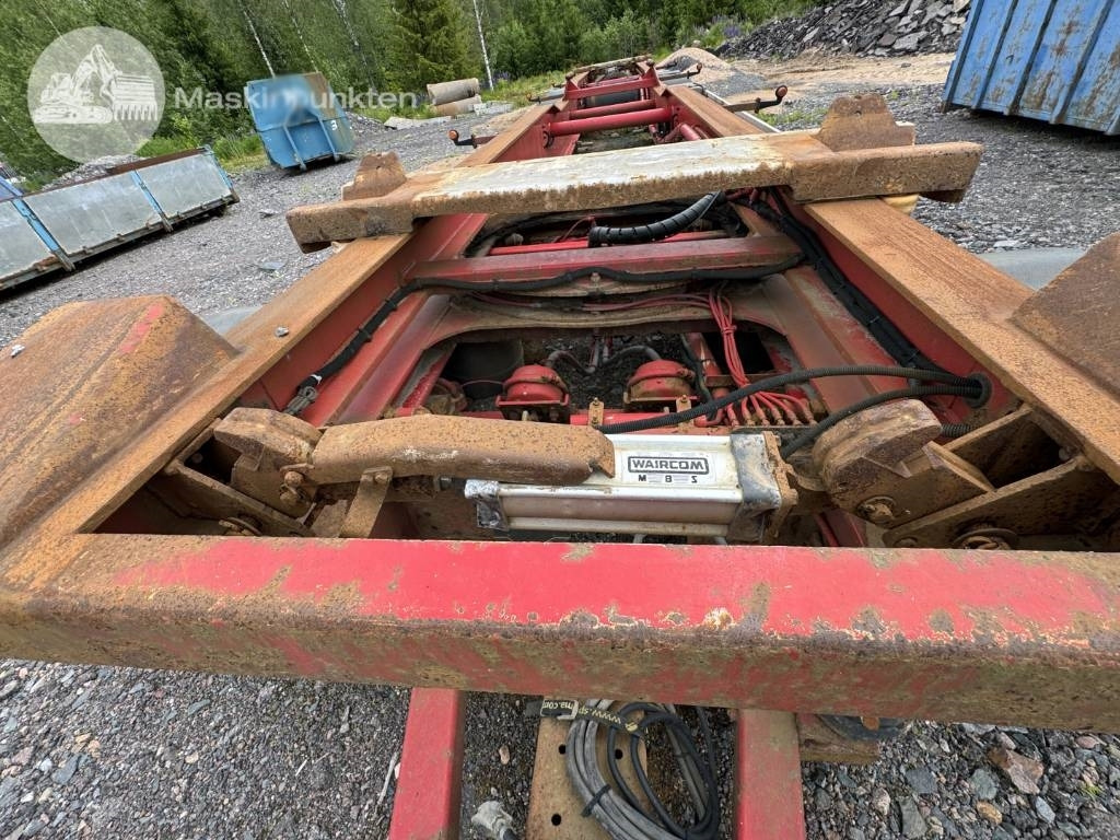 Прицеп мультилифт/ Бункеровоз Mjölbysläpet SFL4-12,5-36: фото 11 Прицеп мультилифт/ Бункеровоз Mjölbysläpet SFL4-12,5-36: фото 11