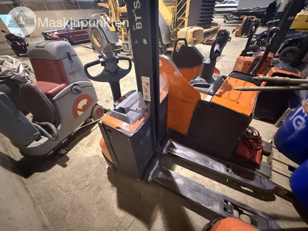 Toyota BT SWE 80 L - Электропогрузчик: фото 4 Toyota BT SWE 80 L - Электропогрузчик: фото 4