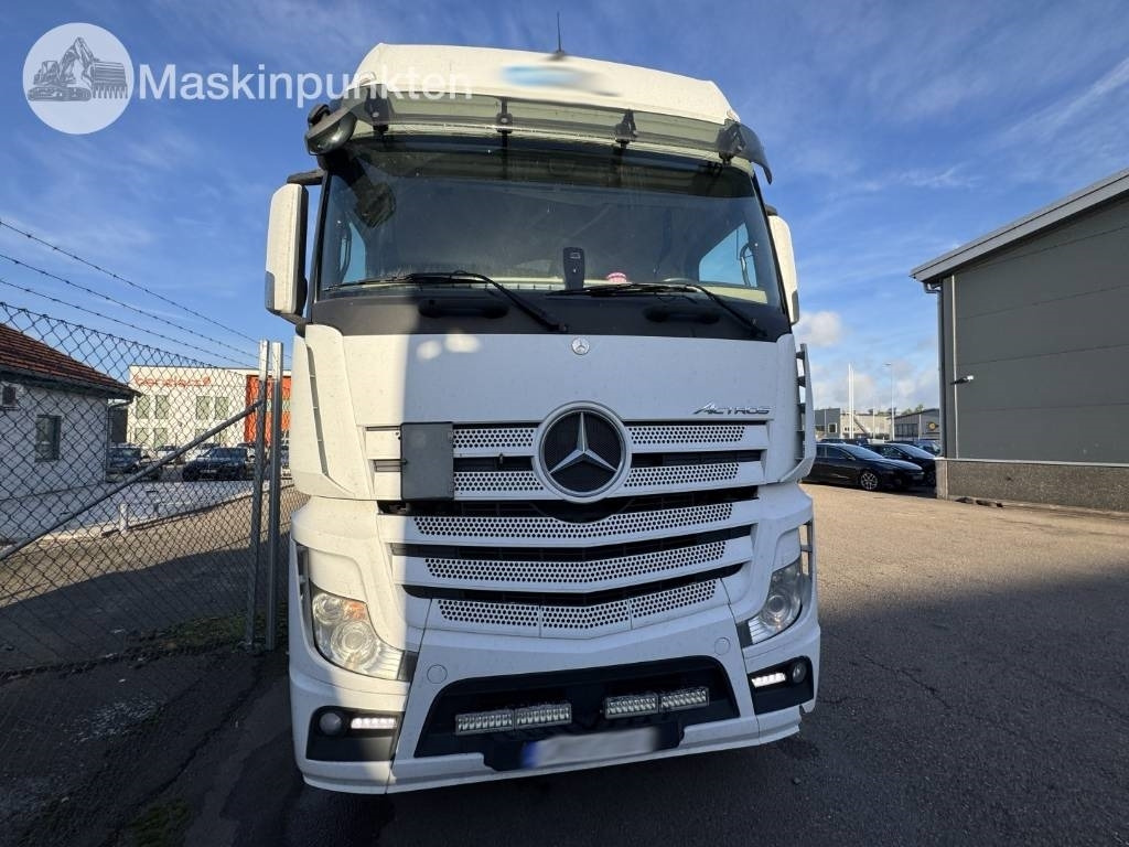 Mercedes-Benz Actros 963-4-C - Тягач: фото 4 Mercedes-Benz Actros 963-4-C - Тягач: фото 4