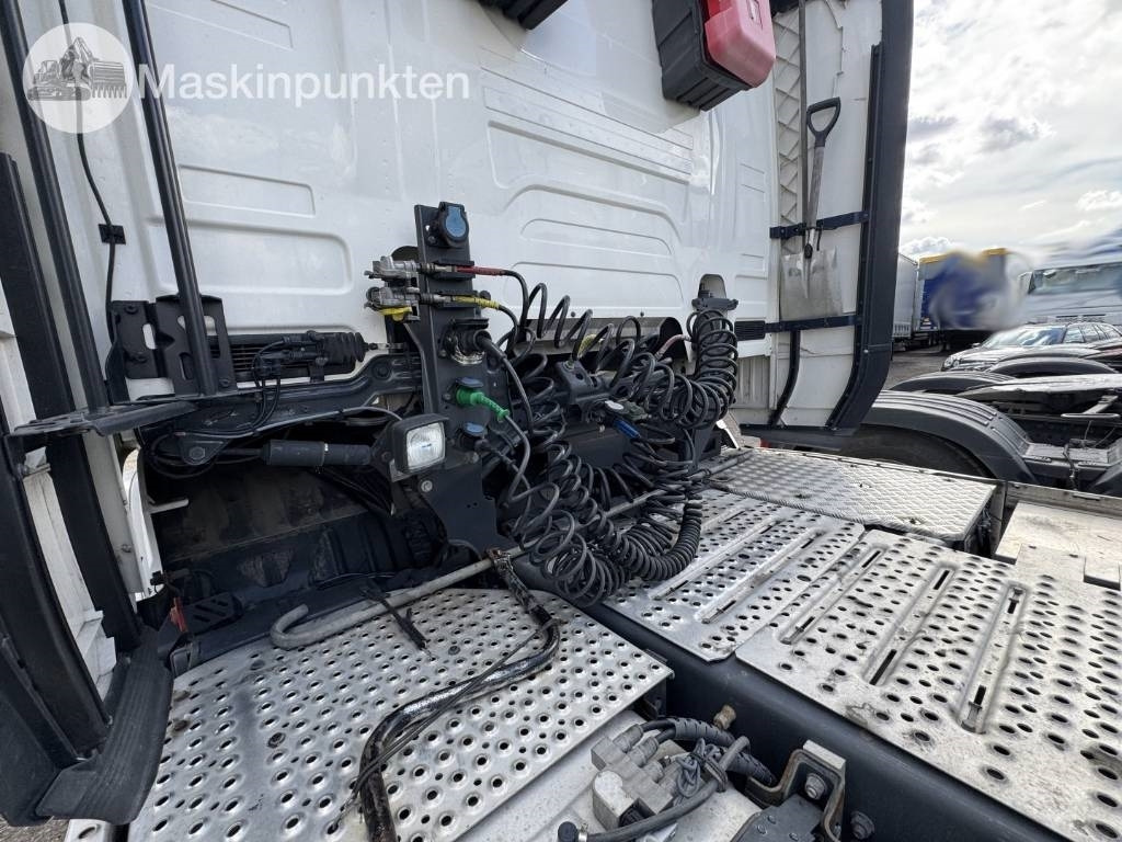 Тягач Scania R 520: фото 29 Тягач Scania R 520: фото 29