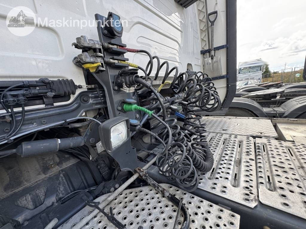 Тягач Scania R 520: фото 8 Тягач Scania R 520: фото 8