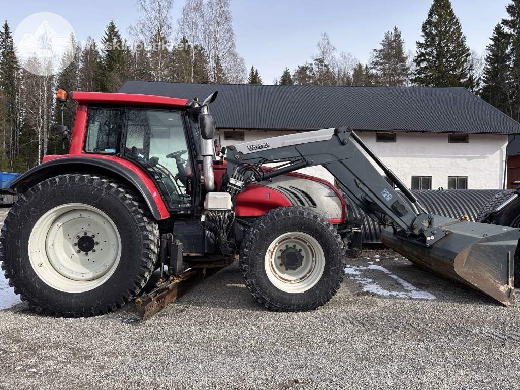 Valtra T 202 - Трактор: фото 4 Valtra T 202 - Трактор: фото 4