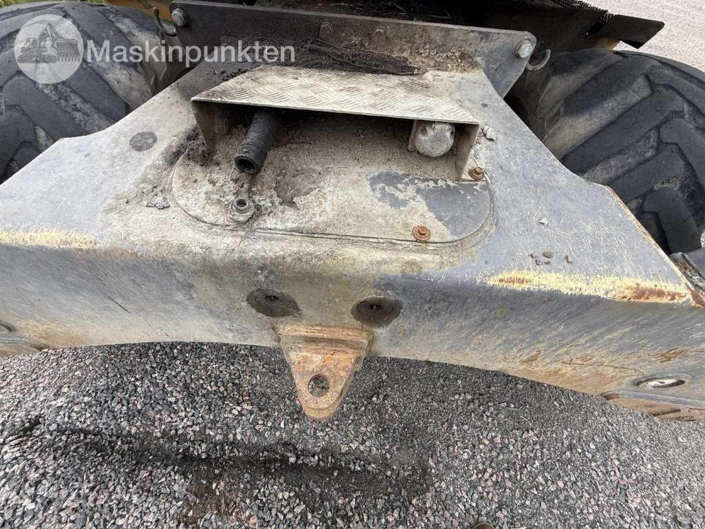 Колёсный экскаватор Volvo EW 140 C: фото 30 Колёсный экскаватор Volvo EW 140 C: фото 30