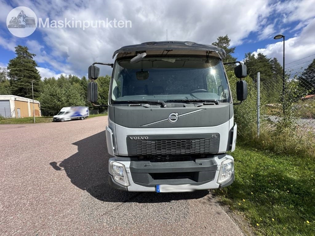 Volvo FL 240 - Грузовик с закрытым кузовом: фото 2 Volvo FL 240 - Грузовик с закрытым кузовом: фото 2
