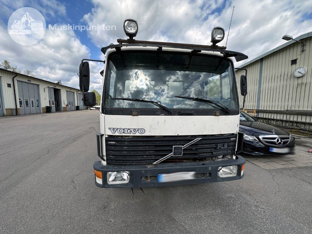 Volvo FL 610 Verkstadsinredd - Грузовик с закрытым кузовом: фото 2 Volvo FL 610 Verkstadsinredd - Грузовик с закрытым кузовом: фото 2