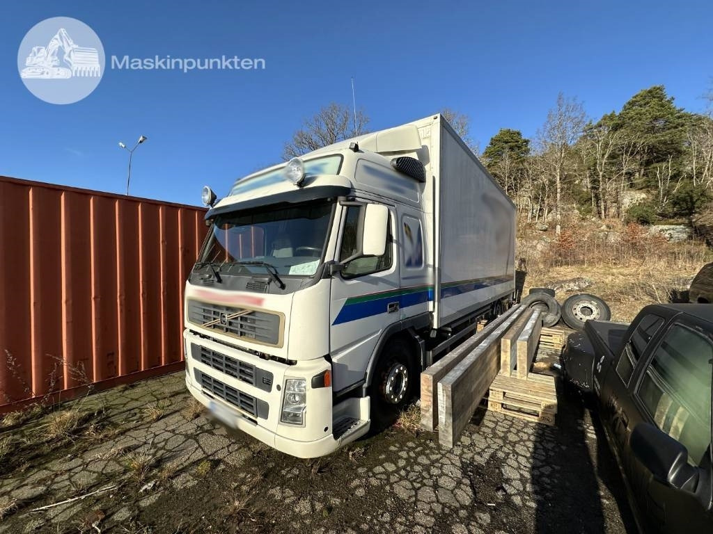 Volvo FM 300 - Грузовик с закрытым кузовом: фото 1 Volvo FM 300 - Грузовик с закрытым кузовом: фото 1