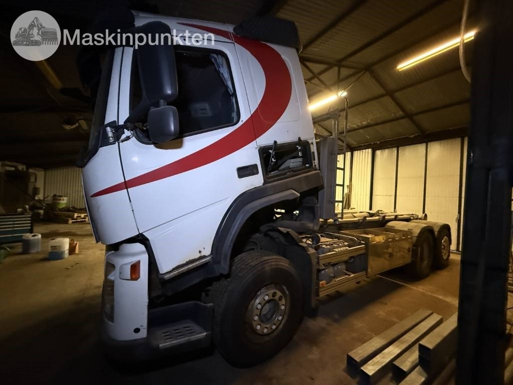 Volvo FM 400-480 krokbil - Крюковой мультилифт: фото 2 Volvo FM 400-480 krokbil - Крюковой мультилифт: фото 2