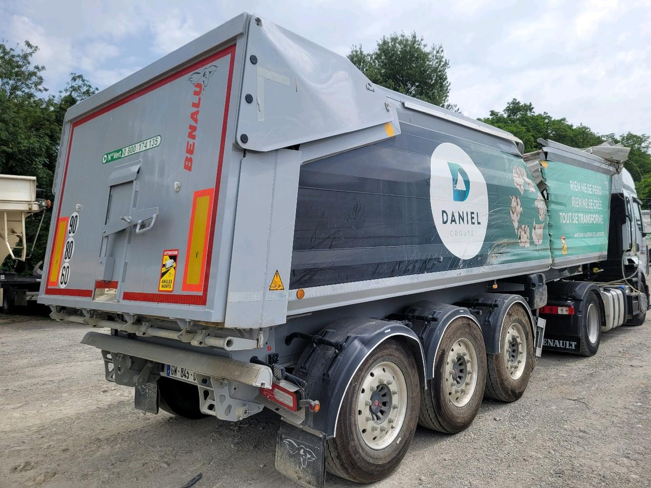 BENALU BENNE C39 3 ESSIEUX - Самосвальный полуприцеп: фото 3 BENALU BENNE C39 3 ESSIEUX - Самосвальный полуприцеп: фото 3