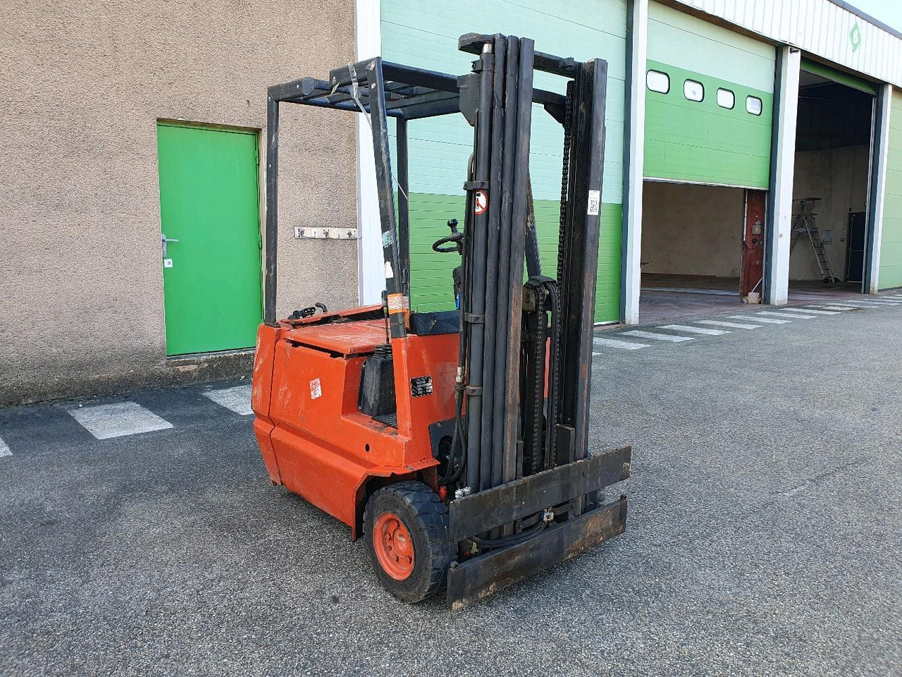 FENWICK LINDE CHARIOT ELEVATEUR - Вилочный погрузчик: фото 1 FENWICK LINDE CHARIOT ELEVATEUR - Вилочный погрузчик: фото 1