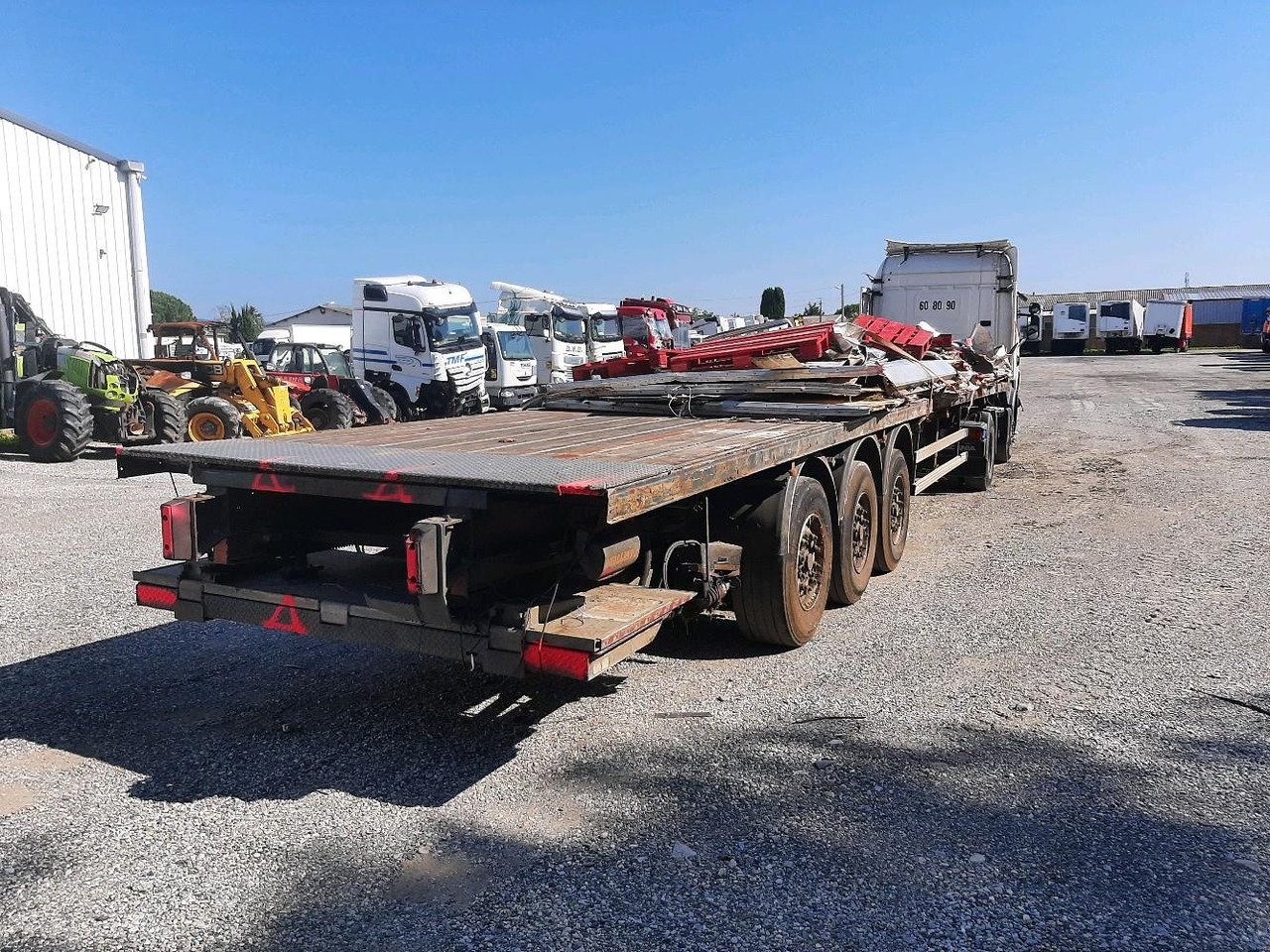FRUEHAUF 3 ESSIEUX R580 - Полуприцеп бортовой/ Платформа: фото 4 FRUEHAUF 3 ESSIEUX R580 - Полуприцеп бортовой/ Платформа: фото 4