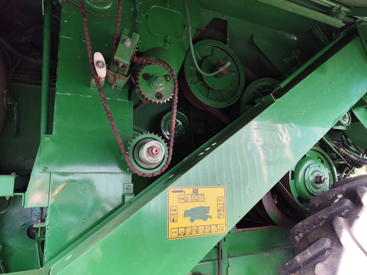 Зерноуборочный комбайн John Deere 2256: фото 8
