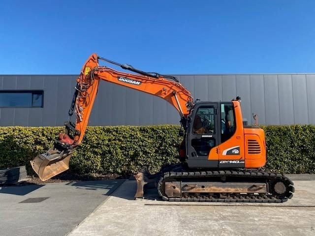 Doosan DX140LCR-5 - Гусеничный экскаватор: фото 1 Doosan DX140LCR-5 - Гусеничный экскаватор: фото 1