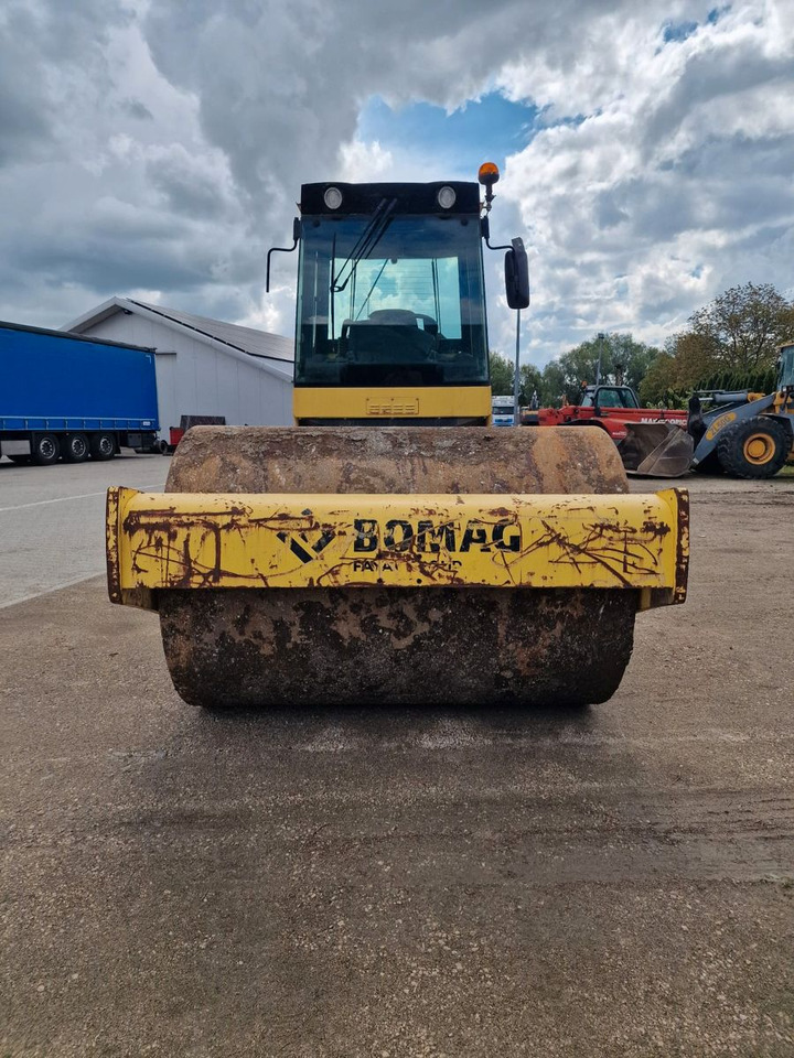 BOMAG Bw 213 DH-4 - Компактор: фото 3 BOMAG Bw 213 DH-4 - Компактор: фото 3