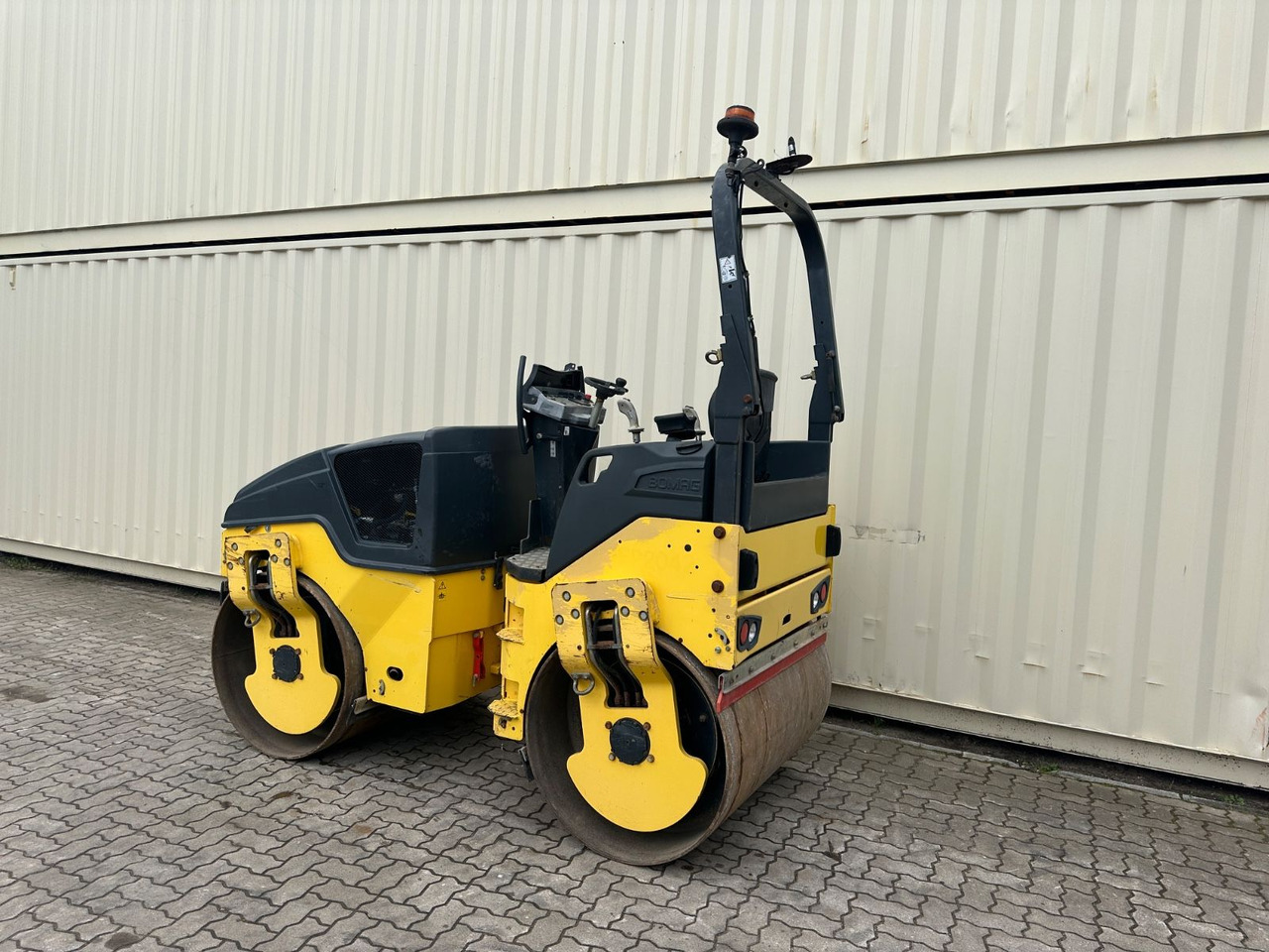 BOMAG BW135AD-5 / 2016 BJ / 1.203 H / 3.9 Tonnen - Дорожный каток: фото 3 BOMAG BW135AD-5 / 2016 BJ / 1.203 H / 3.9 Tonnen - Дорожный каток: фото 3