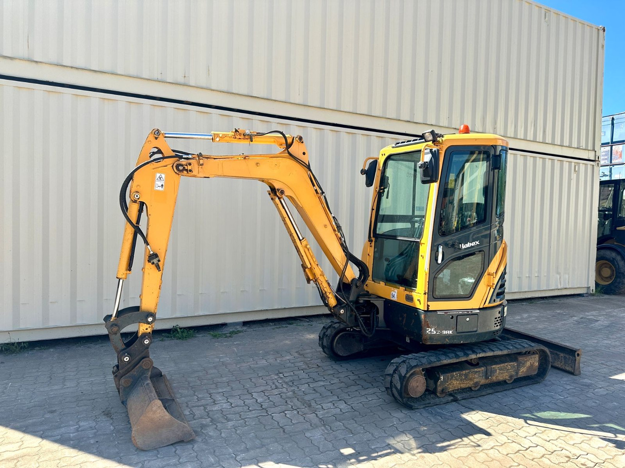 Hyundai Robex25Z-9AK / 2018 BJ / 2.962 H / 2.580 KG - Мини-экскаватор: фото 1 Hyundai Robex25Z-9AK / 2018 BJ / 2.962 H / 2.580 KG - Мини-экскаватор: фото 1