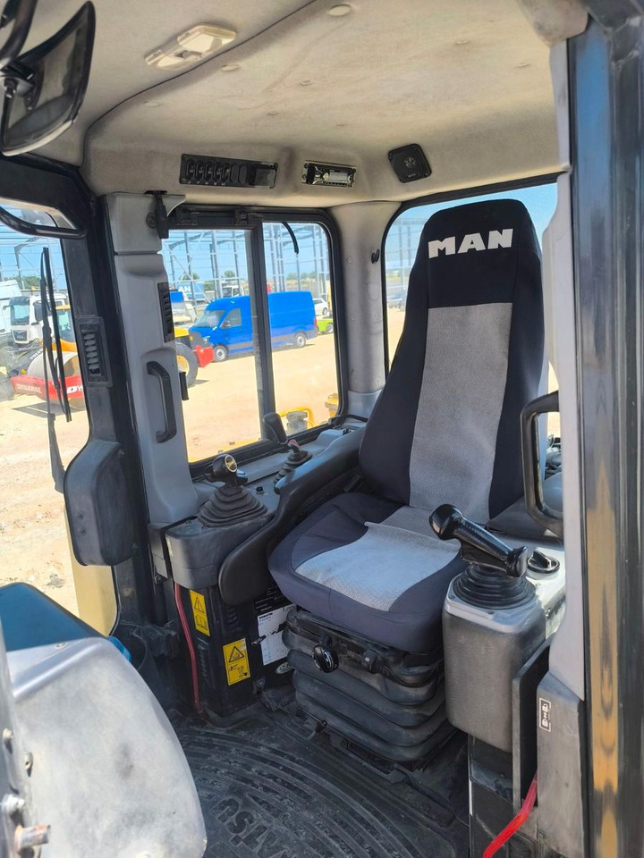 Бульдозер Komatsu D155AX-6: фото 8 Бульдозер Komatsu D155AX-6: фото 8