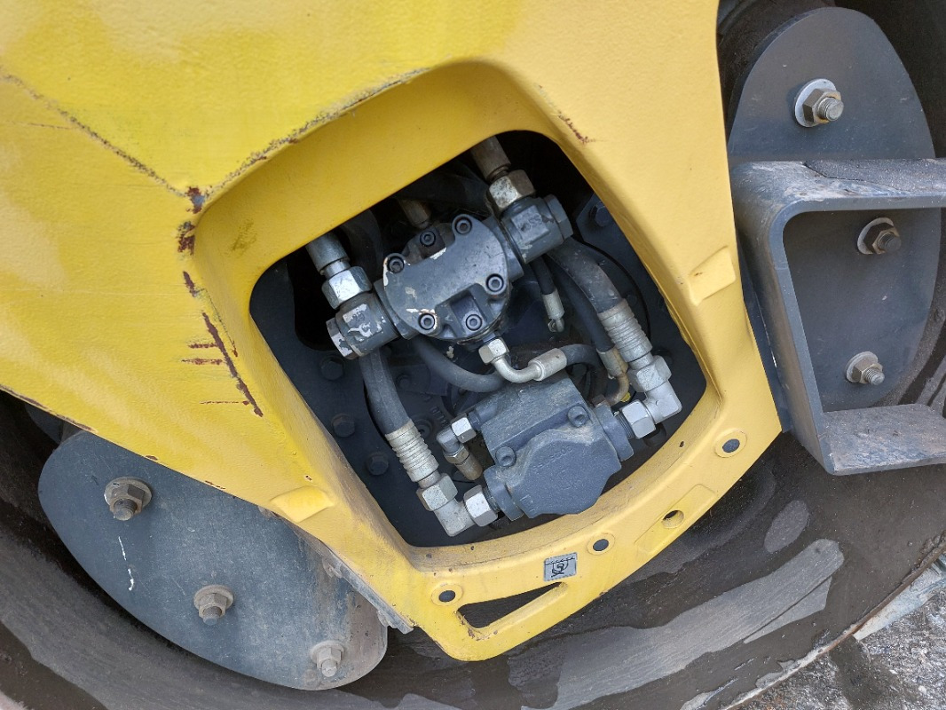 BOMAG DE BW 151 AD-4 AM Tier 3 - Каток: фото 4 BOMAG DE BW 151 AD-4 AM Tier 3 - Каток: фото 4
