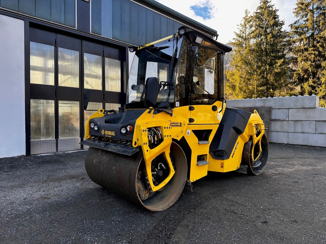BOMAG DE BW 151 AD-5 AM Stage V/Tier 4f - Дорожный каток: фото 1 BOMAG DE BW 151 AD-5 AM Stage V/Tier 4f - Дорожный каток: фото 1
