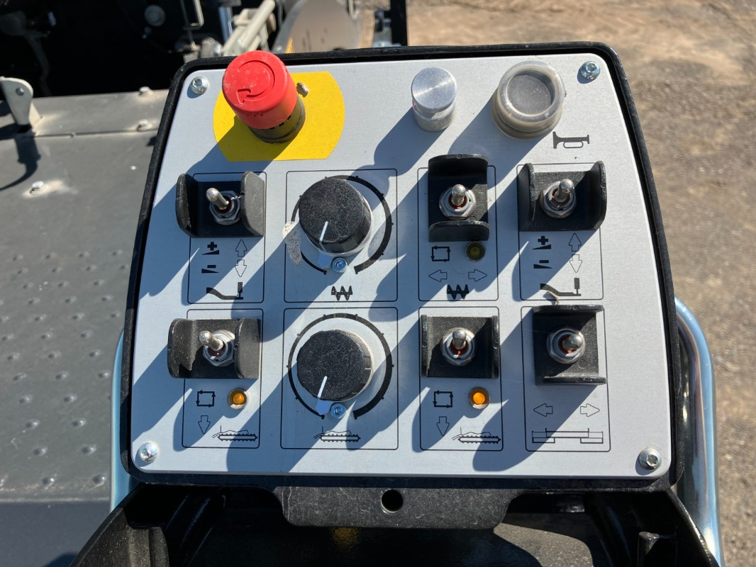 Новый Асфальтоукладчик BOMAG IT BF 800 C S600  Stage IIIa/Tier 3: фото 20 Новый Асфальтоукладчик BOMAG IT BF 800 C S600  Stage IIIa/Tier 3: фото 20