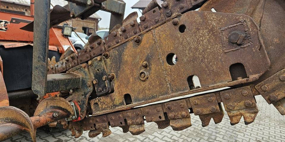 Колёсный экскаватор Koparka łańcuchowa Ditch Witch 7610: фото 9