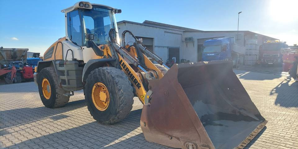 Ładowarka Liebherr L538 16 ton łyżka wysokiego wysypu - Колёсный погрузчик: фото 4 Ładowarka Liebherr L538 16 ton łyżka wysokiego wysypu - Колёсный погрузчик: фото 4