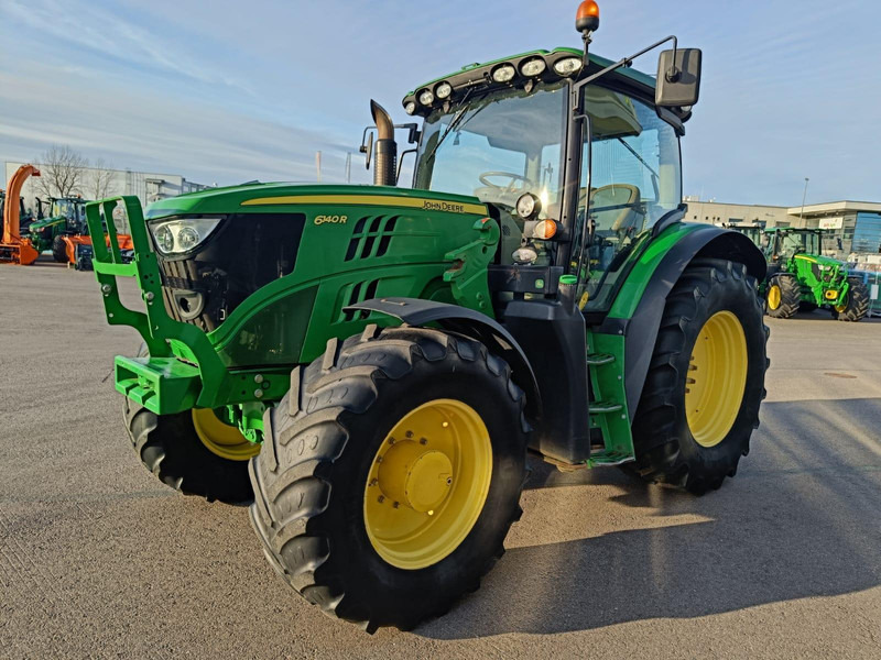 John Deere 6140R - Трактор: фото 3 John Deere 6140R - Трактор: фото 3
