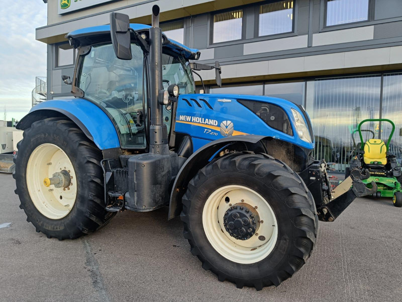 New Holland T7.270 AC - Трактор: фото 1 New Holland T7.270 AC - Трактор: фото 1