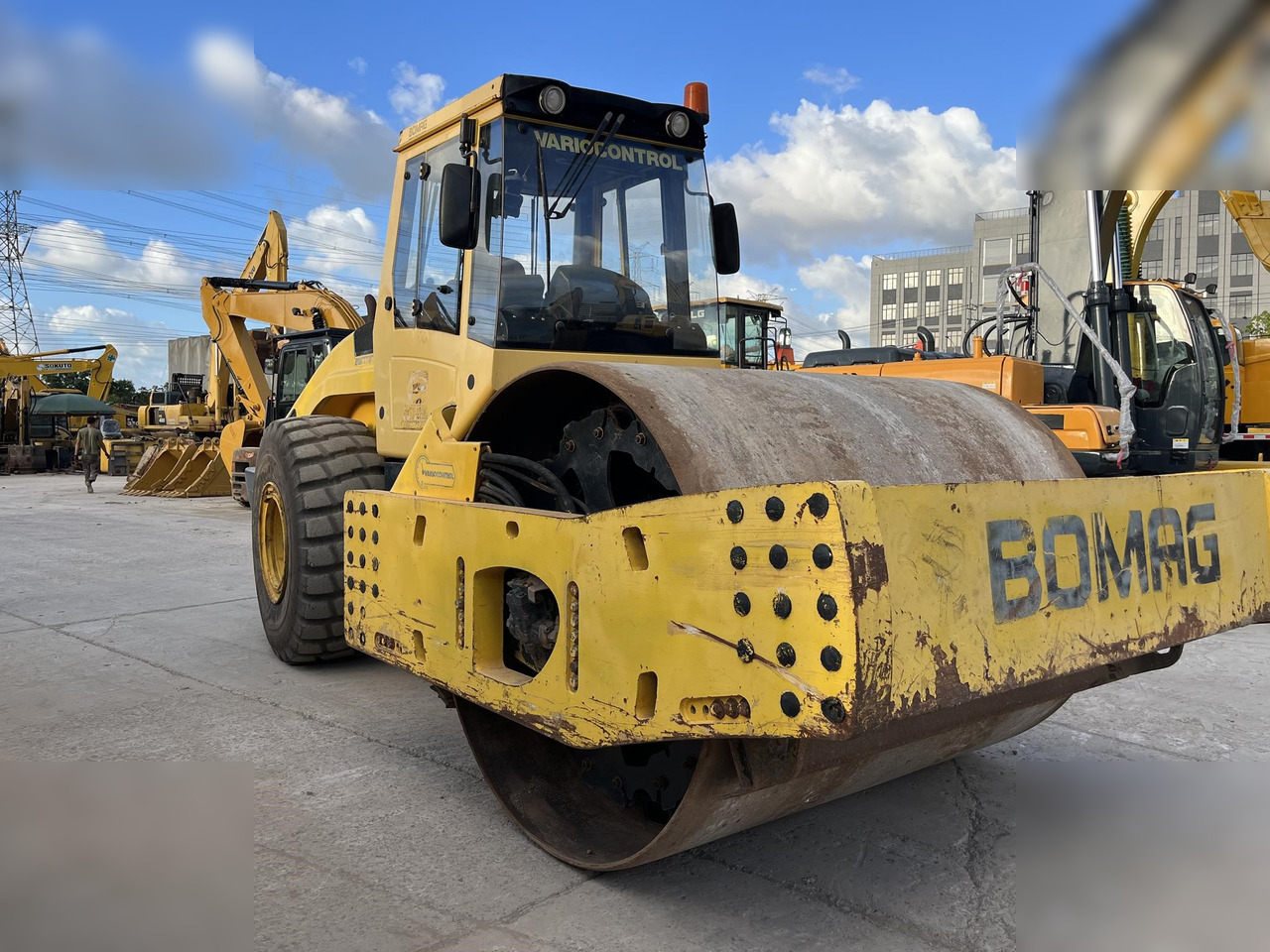 BOMAG BW226DH-4 - Каток: фото 4 BOMAG BW226DH-4 - Каток: фото 4
