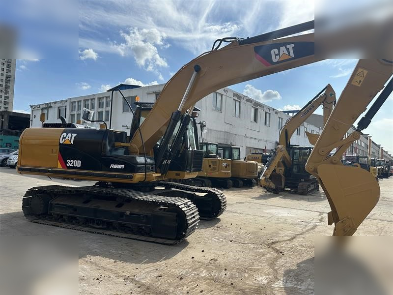 CATERPILLAR 320D - Гусеничный экскаватор: фото 4 CATERPILLAR 320D - Гусеничный экскаватор: фото 4